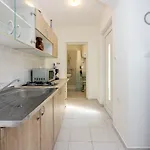 Preiswertes Studio-apartment Mit Privatem Grill, Privatparkplatz Unweit Vom *
