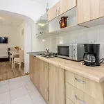 Preiswertes Studio-apartment Mit Privatem Grill, Privatparkplatz Unweit Vom Grižane