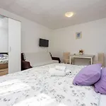 Preiswertes Studio-apartment Mit Privatem Grill, Privatparkplatz Unweit Vom Lägenhet Grižane