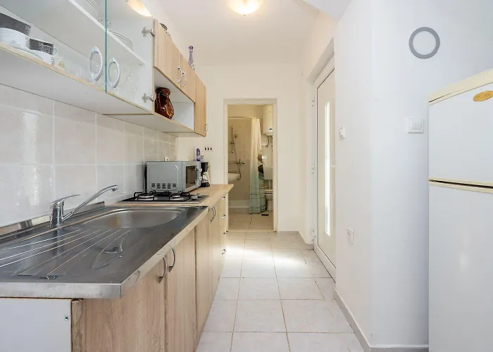 Preiswertes Studio-apartment Mit Privatem Grill, Privatparkplatz Unweit Vom *