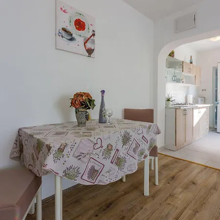 Apartman Preiswertes Studio-apartment Mit Privatem Grill, Privatparkplatz Unweit Vom