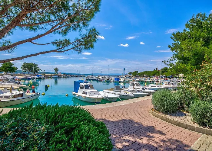 Preiswertes Studio-apartment Mit Privatem Grill, Privatparkplatz Unweit Vom * Grizane-Belgrad